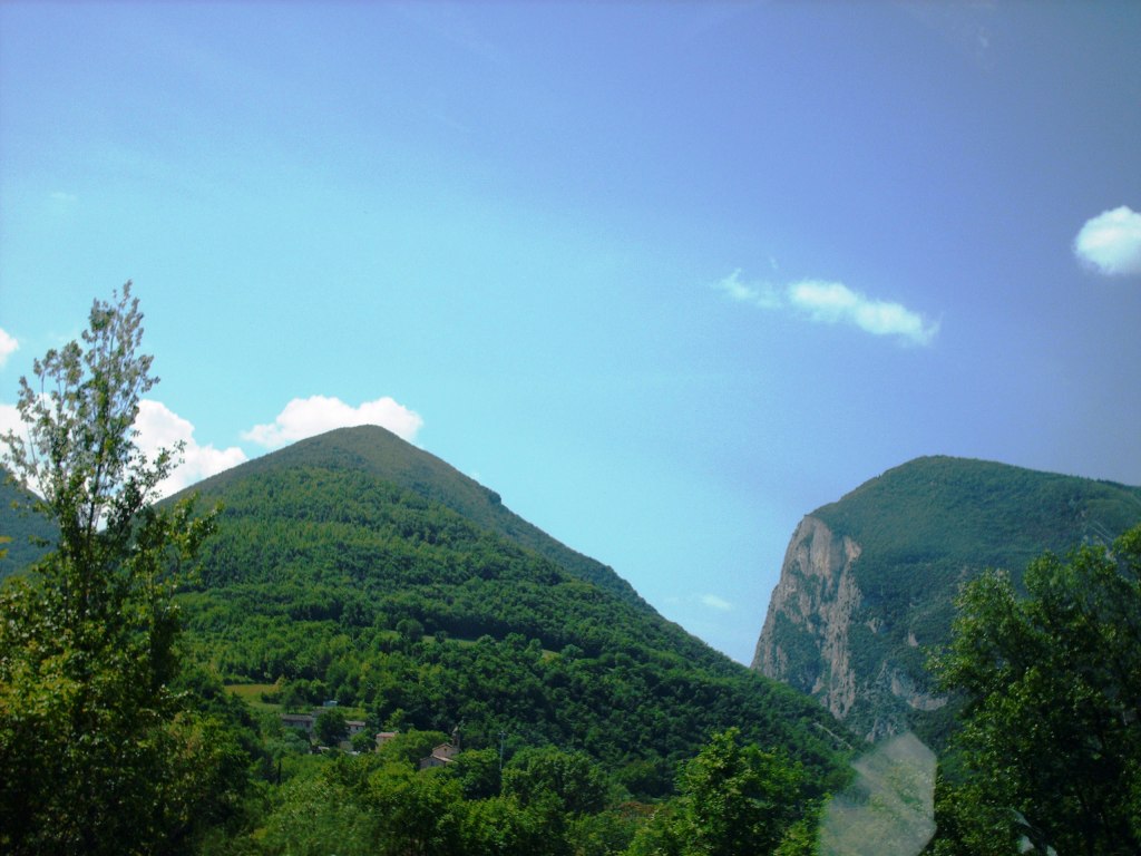 Riserva Naturale Statale Gola del Furlo.